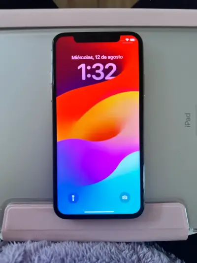 iPhone XS en buen estado color dorado - miniatura 1