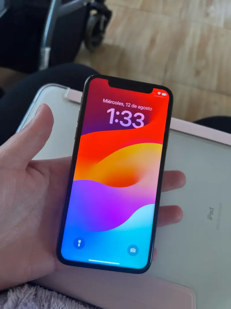 iPhone XS en buen estado color dorado - 4