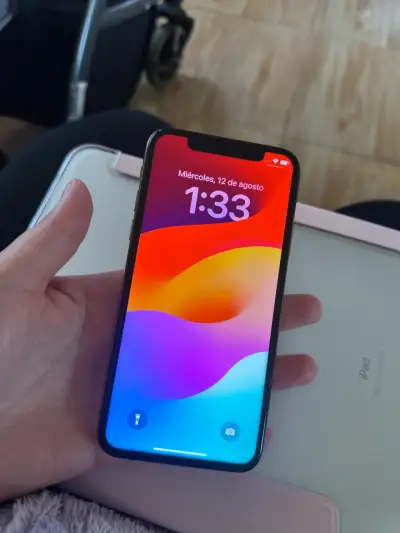 iPhone XS en buen estado color dorado - miniatura 4