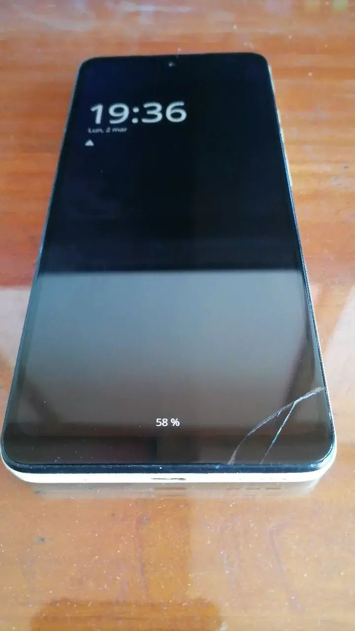 Moto E14 sin porta Tarjeta Sim - 1