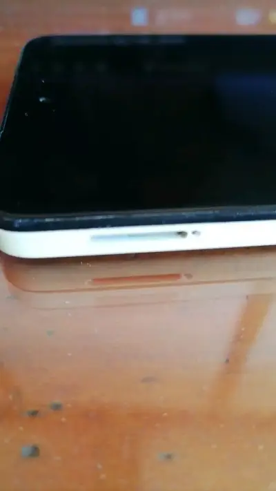 Moto E14 sin porta Tarjeta Sim - miniatura 4