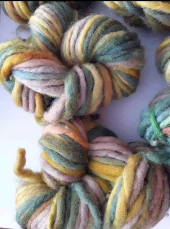1 kilo de lana de colores para tejer manualidades - 3