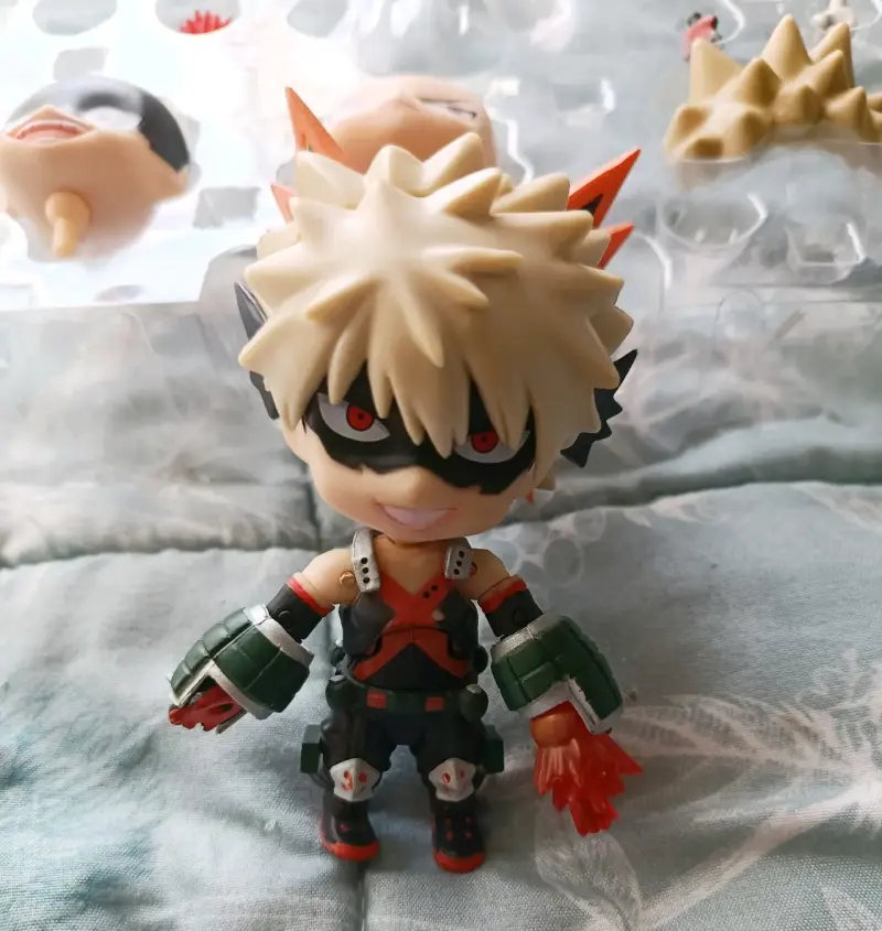 Nendoroid Bakugo My Hero Academia con Accesorios - 2