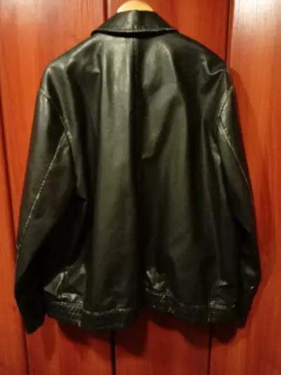 Chaqueta de cuero negra talla XL oversize - miniatura 2