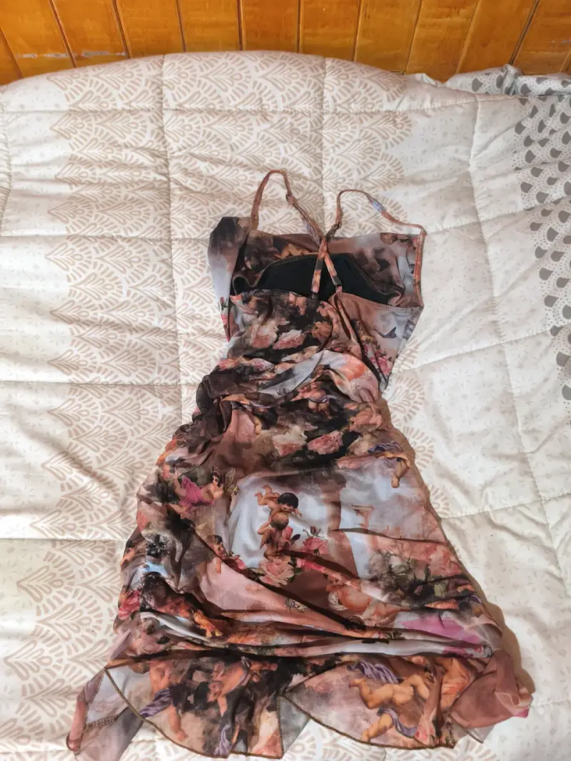 Vestido corto con estampado artístico - 2