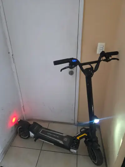 Scooter Eléctrico Dualtron con Luces LED - miniatura 2