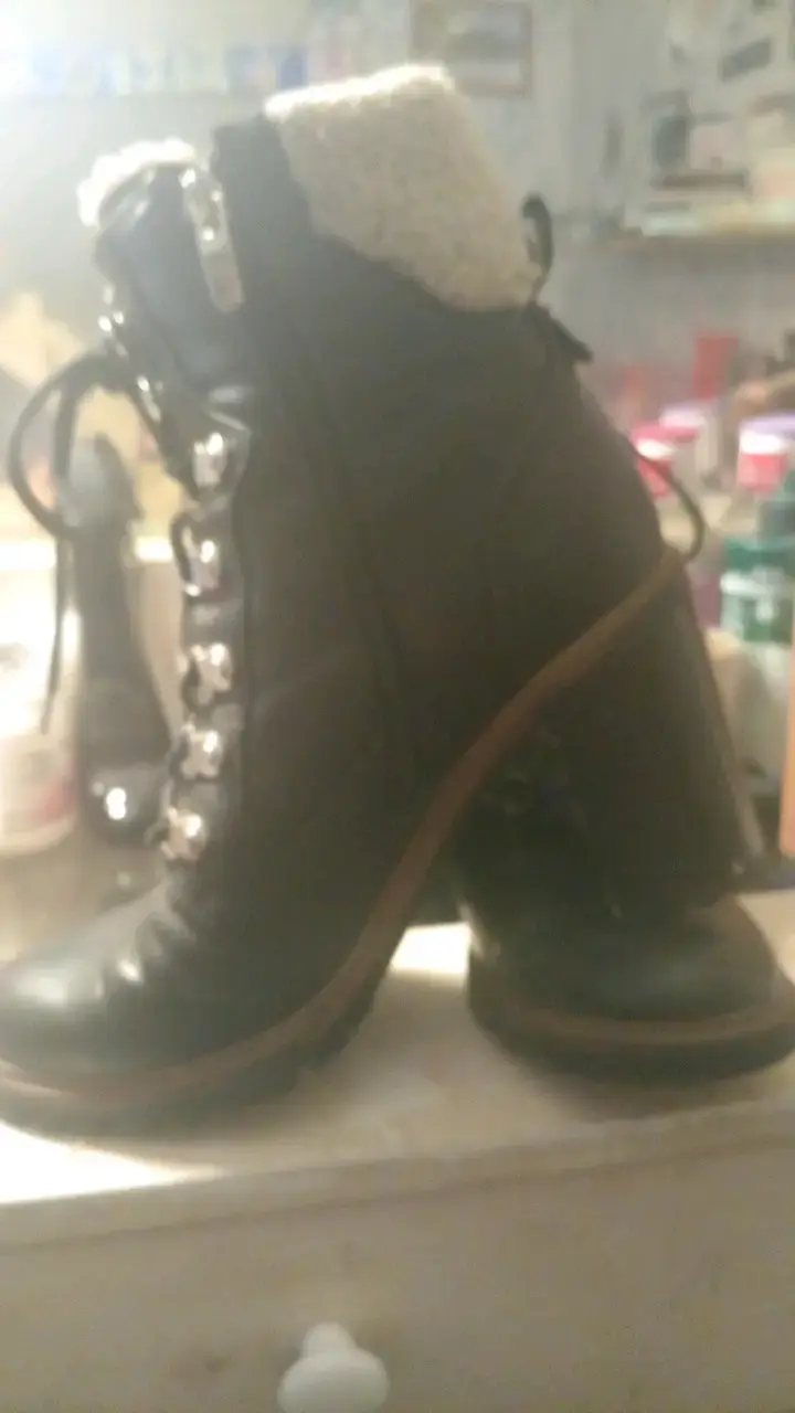 Botas de cuero negras con forro de lana - 2