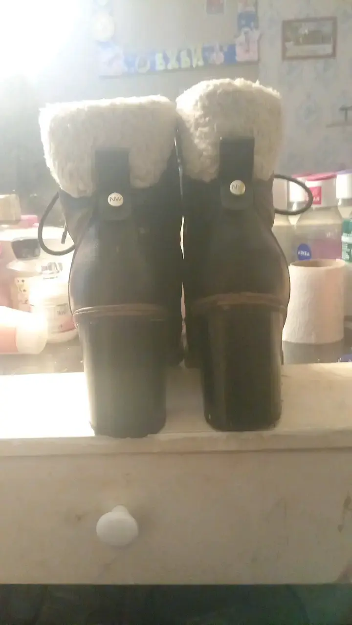 Botas de cuero negras con forro de lana - 3