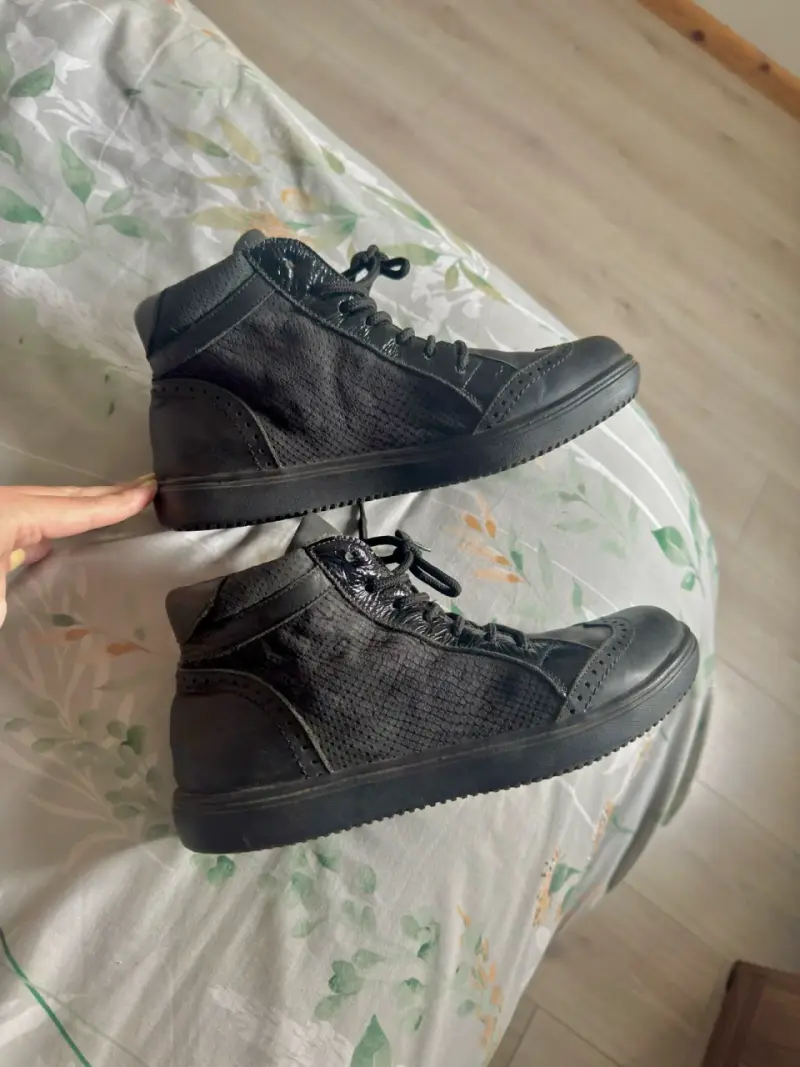 Zapatillas negras cuero Cabal 40 - 1