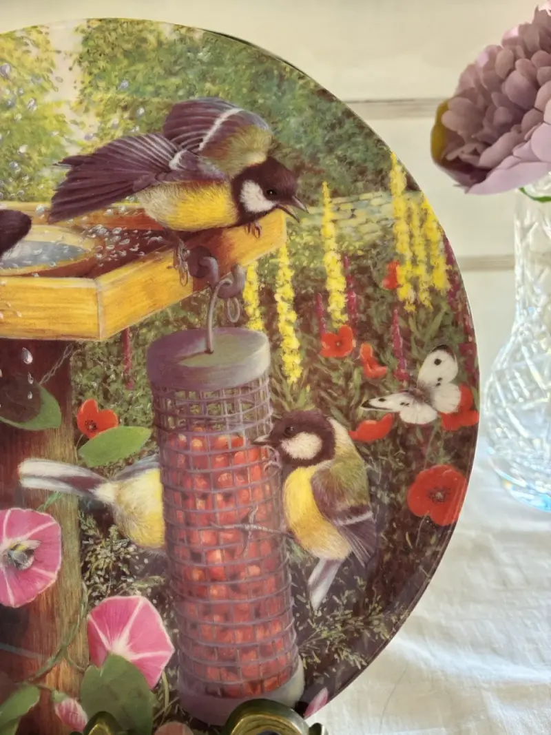Plato decorativo de porcelana con diseño de aves - 3