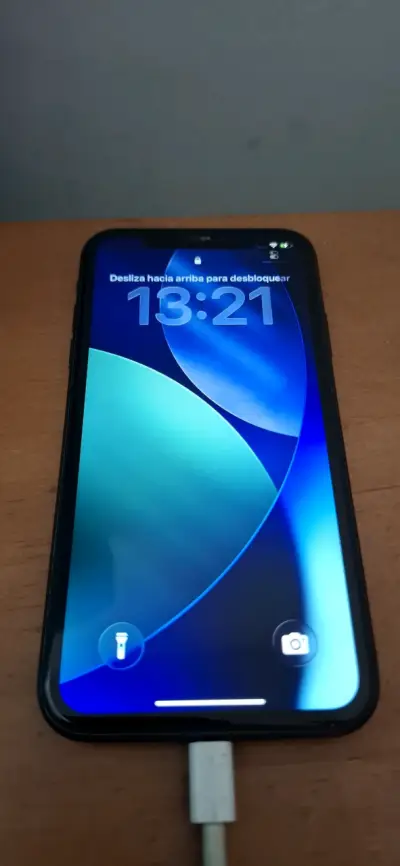 iPhone 11 128gb en buen estado con cargador - miniatura 1