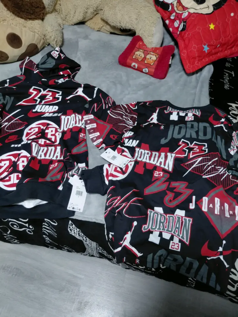 Conjunto de polerón y camiseta Jordan - 1