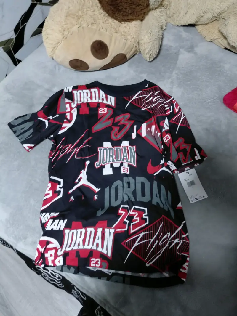 Conjunto de polerón y camiseta Jordan - 3