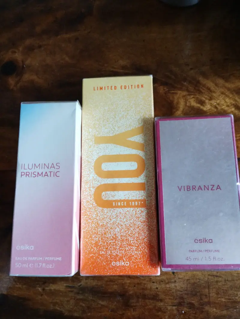 Set de Perfumes y Cremas Hidratantes Ésika - 1