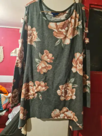 Polera de mujer con estampado floral - miniatura 4
