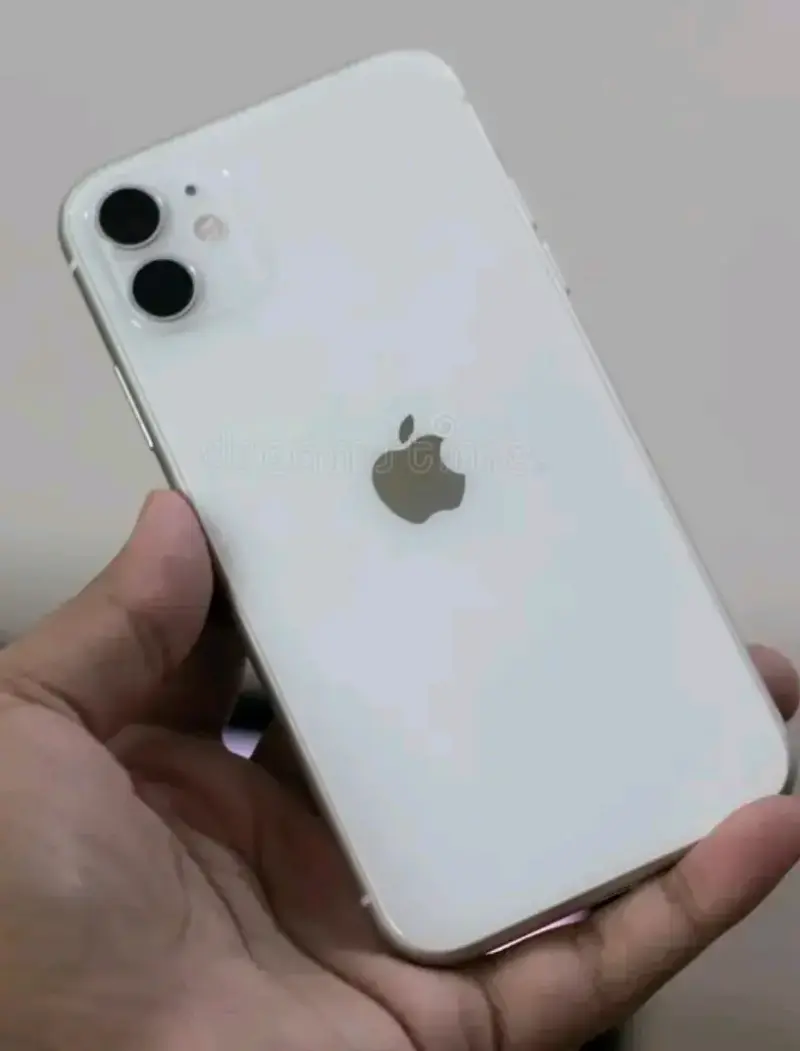 iPhone 11 blanco en muy buen estado pto montt