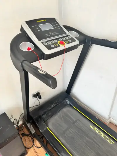 Caminadora eléctrica Best plegable en buen estado - miniatura 1