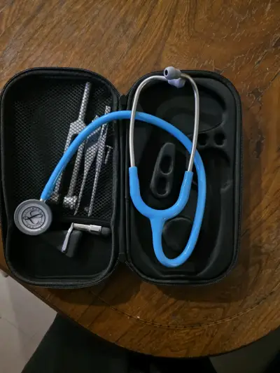 Fonendoscopio Littmann Classic III Azul con Estuch - miniatura 1