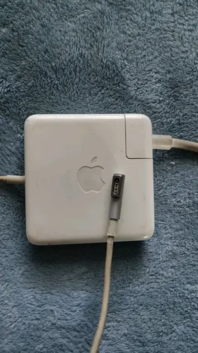 Cargador Apple MagSafe 85W para MacBook - miniatura 2