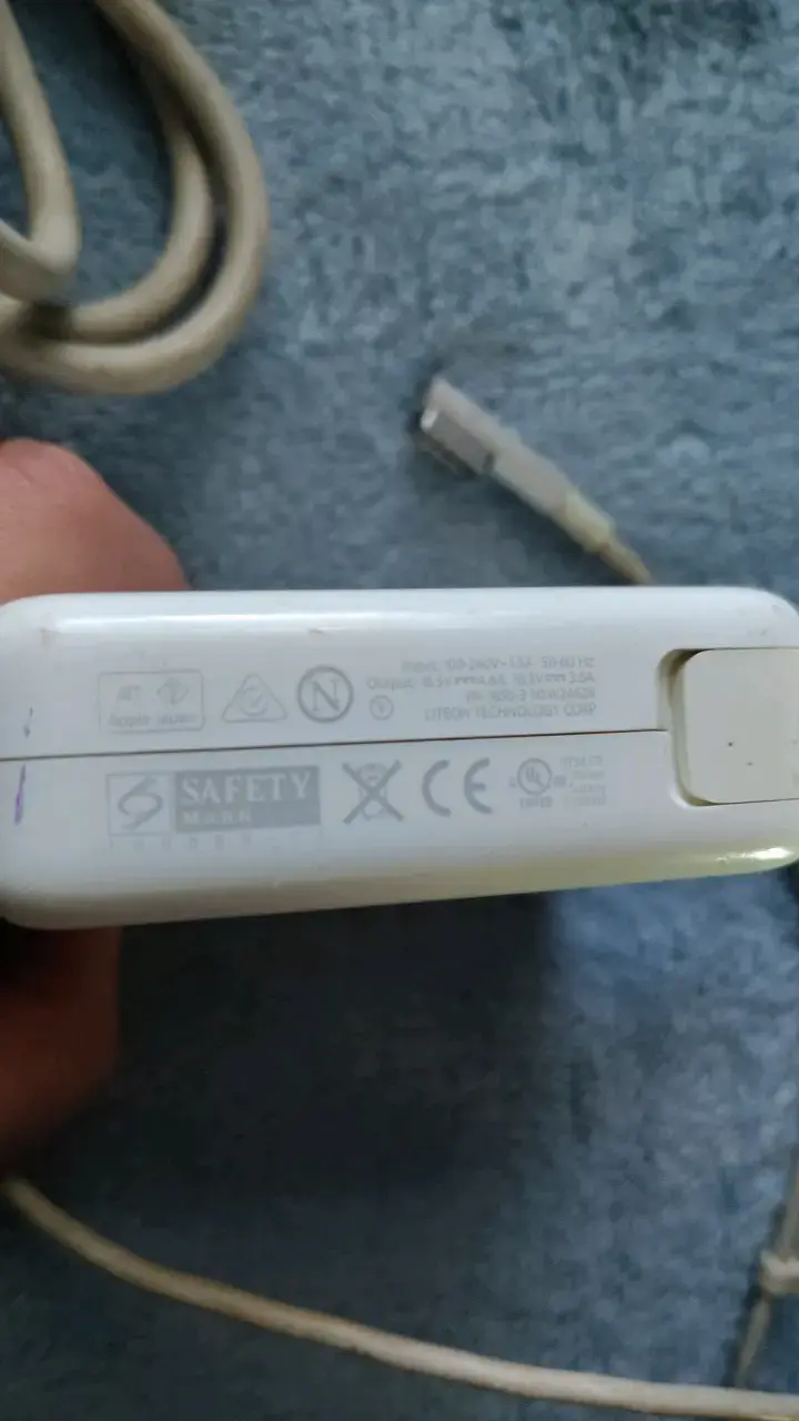 Cargador Apple MagSafe 85W para MacBook - 4