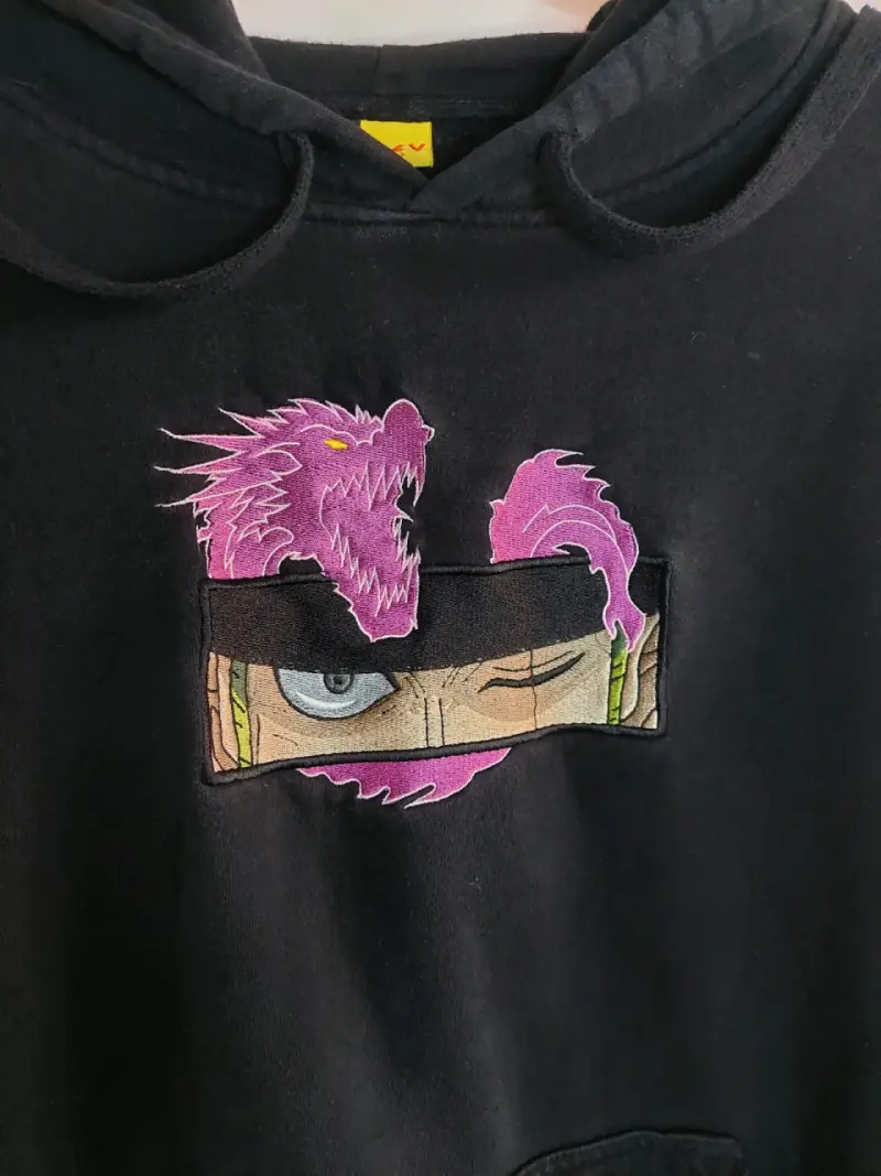 Polerón negro con diseño One piece - 2