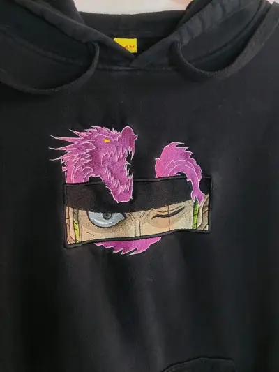 Polerón negro con diseño One piece - miniatura 2