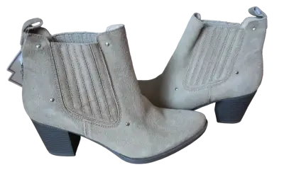 Botines de gamuza beige con tacón - miniatura 1