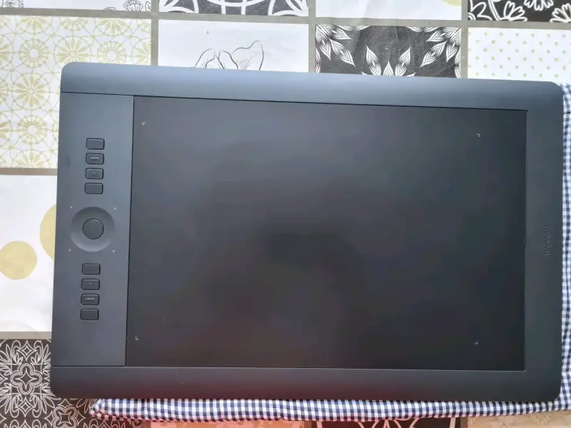 Tableta gráfica Wacom Intuos Pro L con lápiz - 3