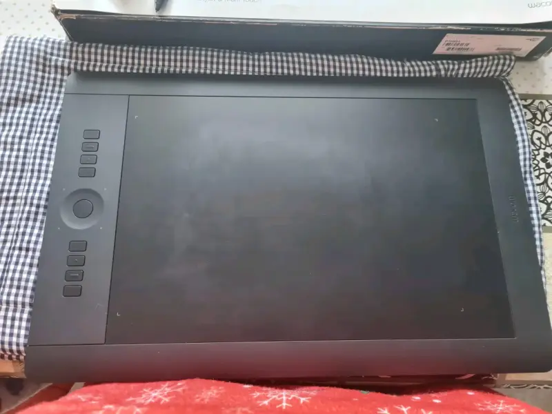 Tableta gráfica Wacom Intuos Pro L con lápiz - 4