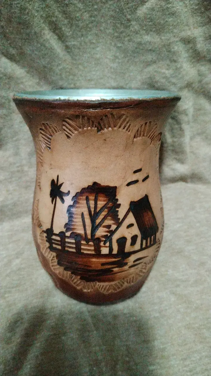 Mate de cerámica artesanal pintado a mano - 1