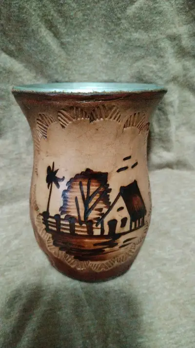 Mate de cerámica artesanal pintado a mano - miniatura 1
