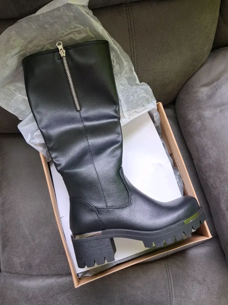 Botas negras de eco cuero - 1