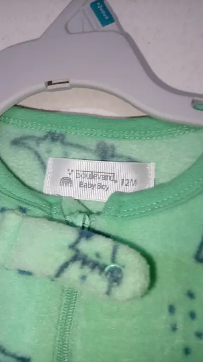 Pijama  para bebé con diseño de dinosaurios - miniatura 2