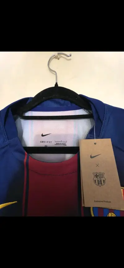 Camiseta FC Barcelona Nike Dri-Fit Azul y Roja - miniatura 2