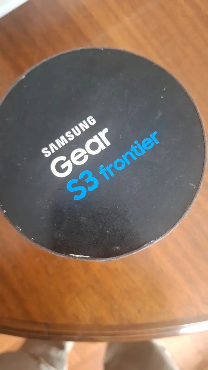 Reloj inteligente Samsung Gear S3 Frontier con correa amarilla - 1