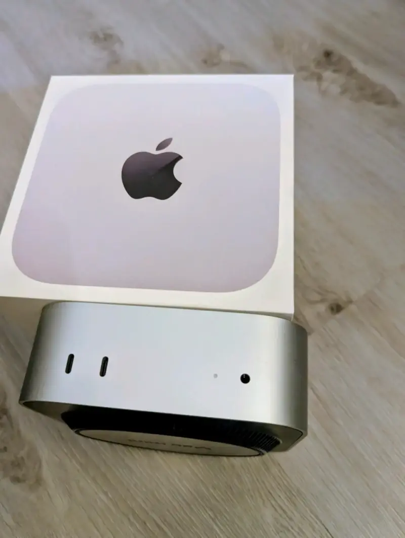 Mac Mini con Chip M4 de Apple, 16GB RAM - 2