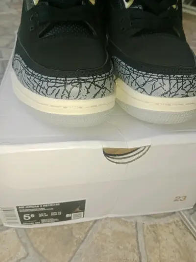 Zapatillas deportivas negras con diseño exclusivo - miniatura 3