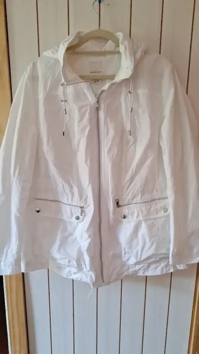 Chaqueta blanca con capucha para mujer - miniatura 1