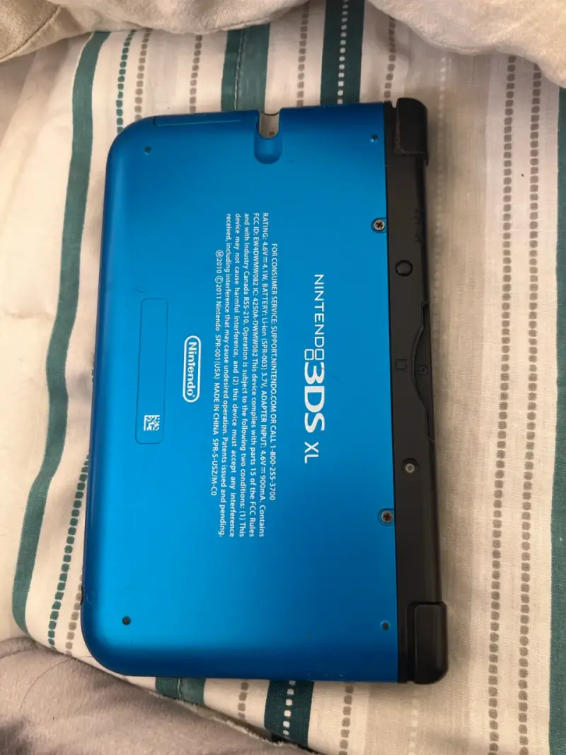 Consola Nintendo 3DS XL *detalle* - 2