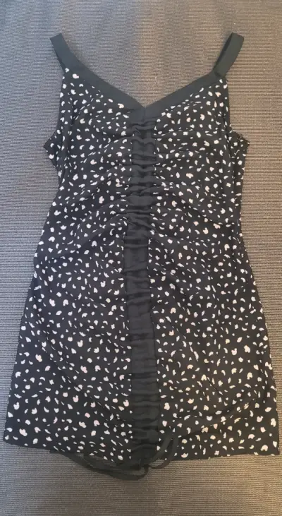 Vestido corto estampado negro y blanco - miniatura 1