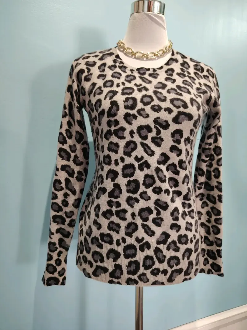 Suéter de100% cachemira con estampado de leopardo - 2