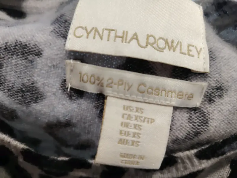 Suéter de100% cachemira con estampado de leopardo - 4
