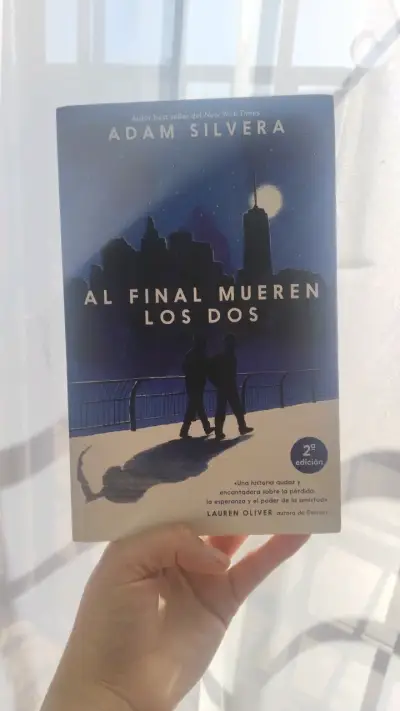 Libro 'Al Final Mueren Los Dos' de Adam Silvera - miniatura 1
