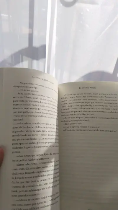 Libro 'Al Final Mueren Los Dos' de Adam Silvera - miniatura 2