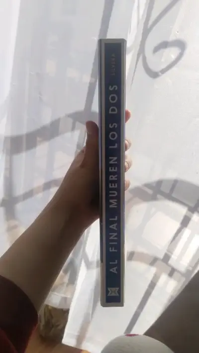 Libro 'Al Final Mueren Los Dos' de Adam Silvera - miniatura 4