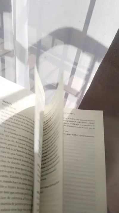 Libro 'Al Final Mueren Los Dos' de Adam Silvera - miniatura 6