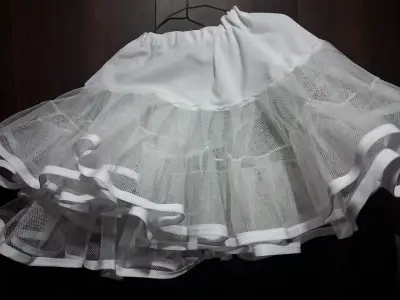 Vestido de niña rojo talla 14 - miniatura 2