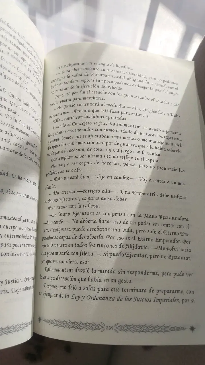 Libro El Ciclo del Eterno Emperador de Laura G - 2