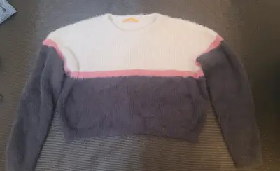 Suéter de lana tricolor para mujer - miniatura 1