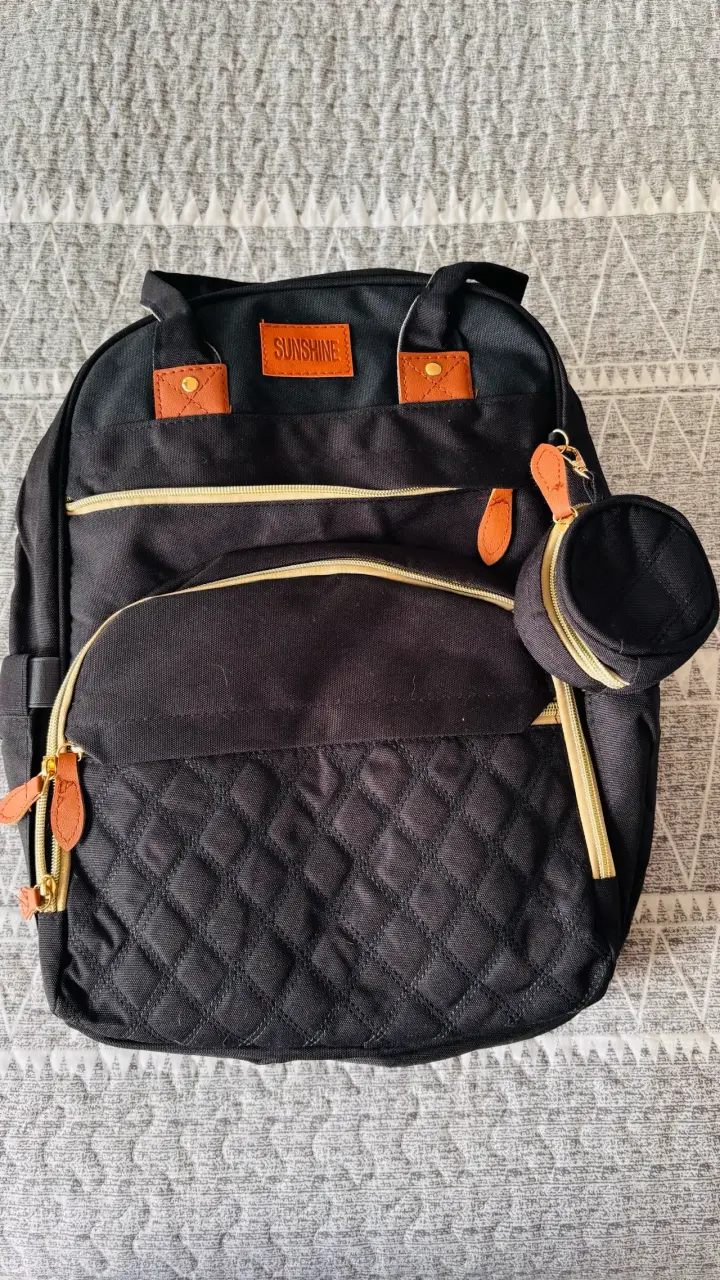 Mochila negra Sunshine con bolsillos múltiples - 1
